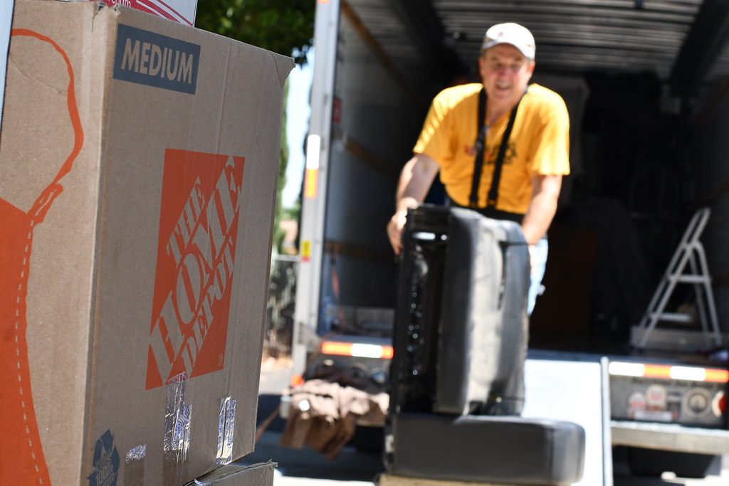 Moving Help community members
